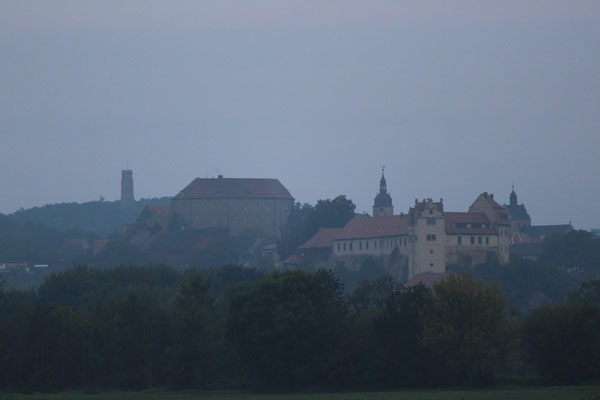 Die Burg Wettin im Morgengrauen