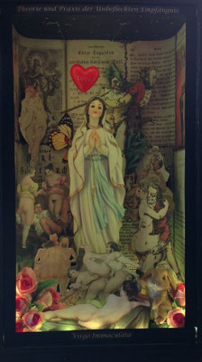 Theorie und Praxis der Unbefleckten Empfängnis - Virgo Immaculata (2017), beleuchtetes Diorama, autom. Lichtwechsel, BHT ca. 46x27x20cm