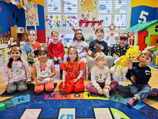 End of year play in Reading and Writing 2 at Custom Kids Ehrendigen.