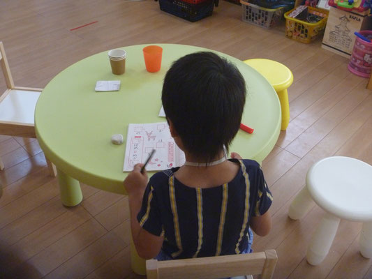 名前を書く練習。