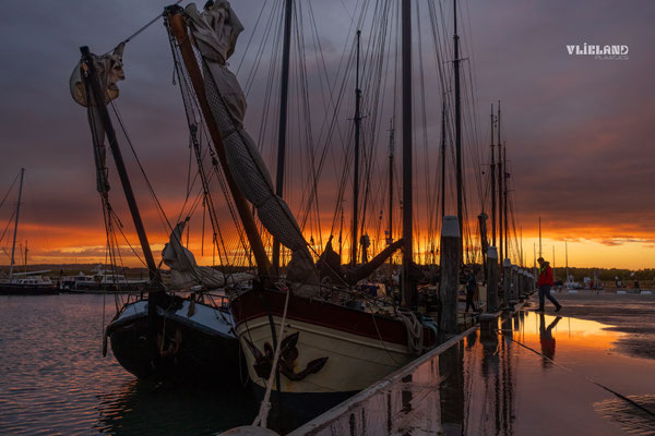 Klipper Waterwolf tijdens zonsondergang, aug 2025