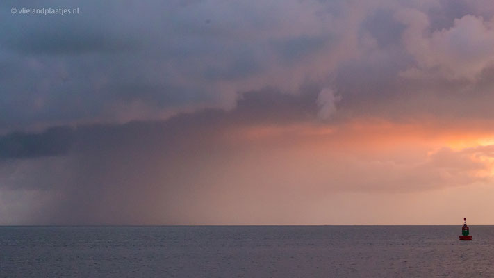 Zonsondergang met bui, 4 nov 2022