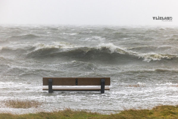 Storm en het Bankje Havenweg, 1-1-25