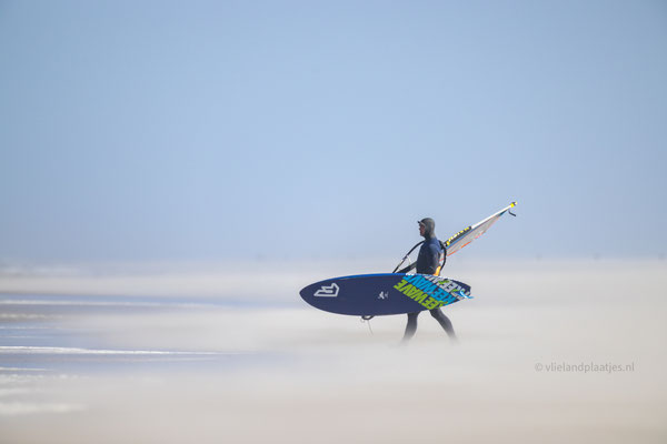 Surfer Noordzeestrand