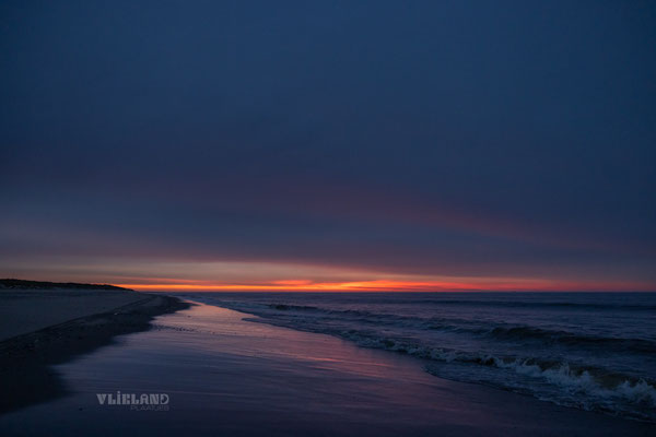 Het vuurtje aan de horizon doofde langzaam en prachtig uit, 16 april 25