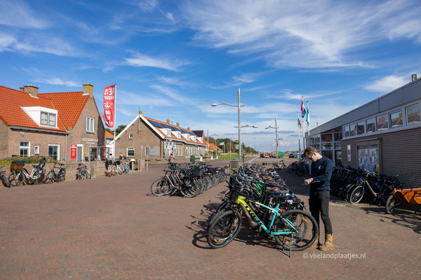 de fietsen staan klaar, maart 2024