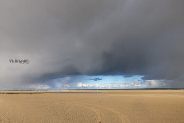 Mooie poort van Buienwolken jan 2025