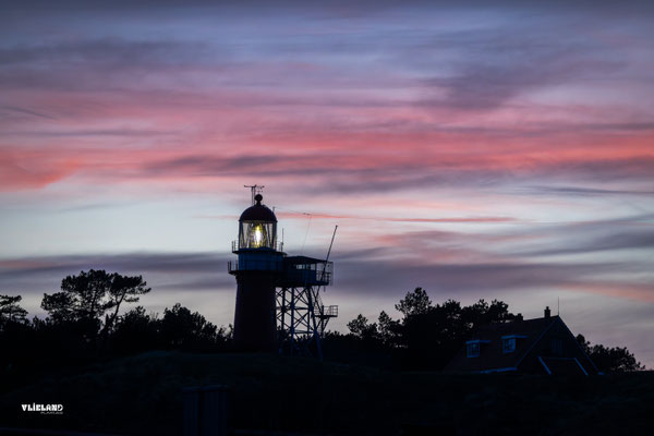 Vuurtoren na zonsondergang, april 2026
