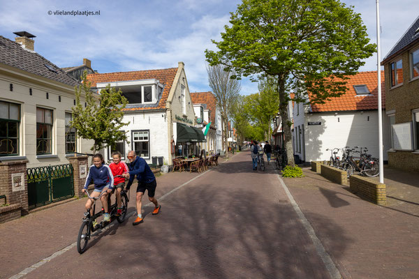 Dorpsstraat, mei 24 