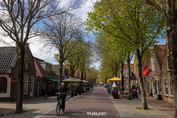 Lente in de Dorpsstraat, 18 april 2025