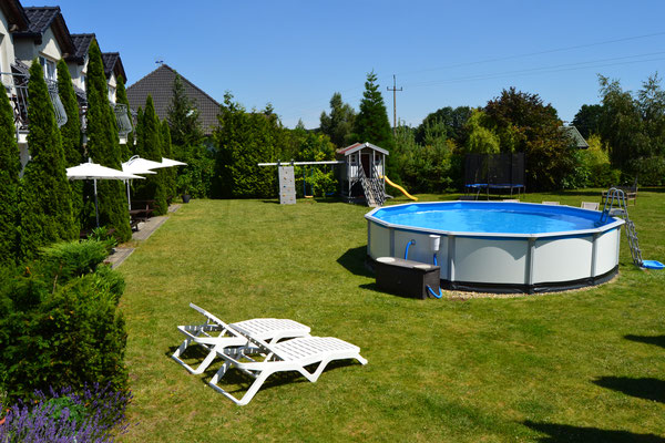 Gartenansicht mit Pool 5,5m