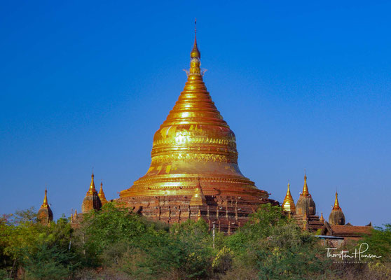 König Narathihapate (reg. 1256–1287) geriet in Konflikt mit dem von den Mongolen beherrschten Yüan-China. 