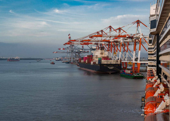 Die MS Westerdam im Hafen von Phu My