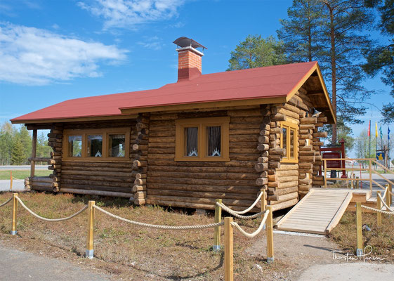Die Alte Polarkreis-Hütte (aka Roosevelt Cottage) am Polarkreis in Rovaniemi in Lappland