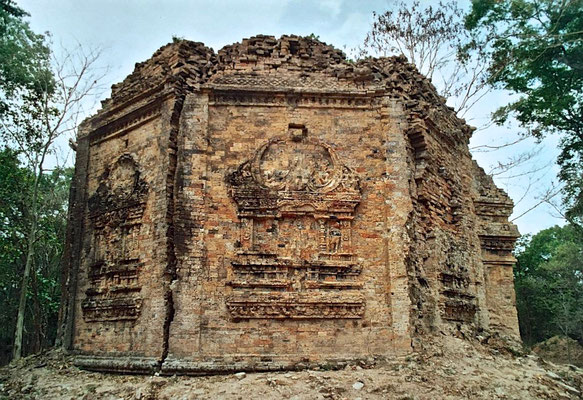 Prasat Yeay Puon