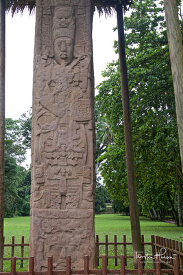 Stele der Maya in Quiriguá, Guatemala