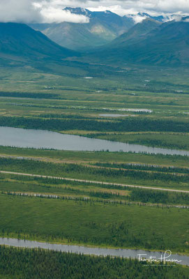Der Denali bildet den höchsten Gipfel der Alaskakette und liegt im nach ihm benannten Denali-Nationalpark.