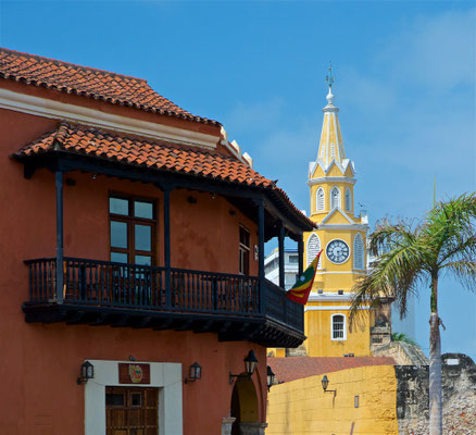 Blick aus Getsemani kommend Richtung Puerta de Reloj, den Stadtmauern und dem Eingang in die Altstadt