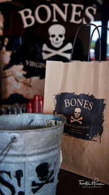 Bones, die beste Kneipe in Charlotte Amalie 