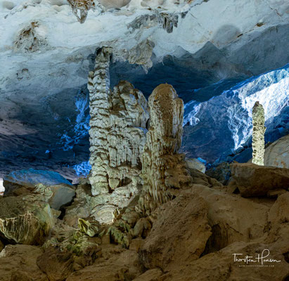 Alle diese Szenen wurden in der Grotte scheinbar versteinert.