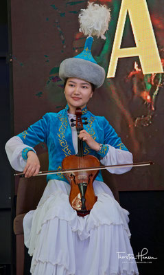 Kasachische Musikerin 