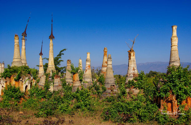 Der In-Dein-Pagodenwald ist eine buddhistische Friedhofs- und Gedenkanlage am Inle-See in Myanmar.