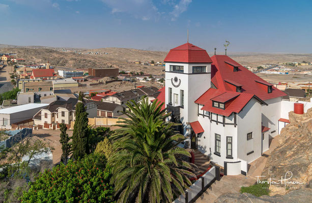 Das Goerke-Haus ist ein von Jugendstil-Elementen geprägter kolonialer Prachtbau in der namibischen Hafenstadt Lüderitz.
