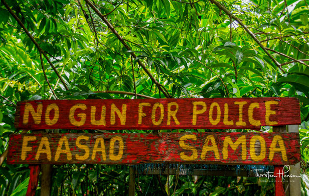 Nach der 1962 in Kraft getretenen Verfassung ist Samoa eine parlamentarische Demokratie. Seit 1970 ist Samoa Mitglied des Commonwealth, seit 1976 auch der UNO.