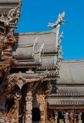 Rattanakosin heißt das ursprüngliche Gebiet der 1782 neu gegründeten siamesischen Hauptstadt am östlichen Ufer des Mae Nam Chao Phraya, historisches Zentrum der heutigen Metropole Bangkok.