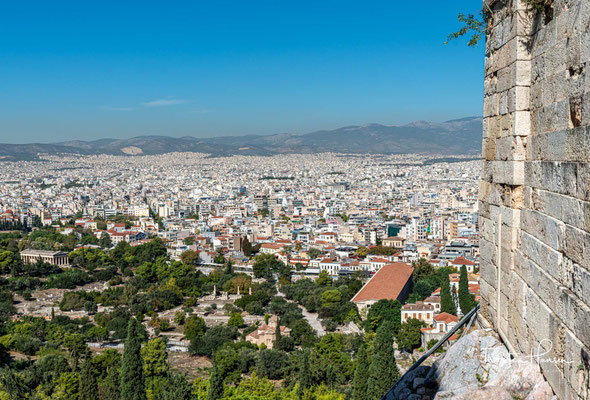 Die Römische Agora (auch Römisches Forum) war ein Platz im antiken Athen. Agora (griechisch ἀγορά) bezeichnete im antiken Griechenland den zentralen Markt- und Versammlungsort einer Stadt. 