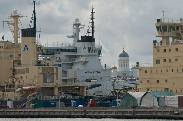 Eisbrecher im Hafen von Helsinki