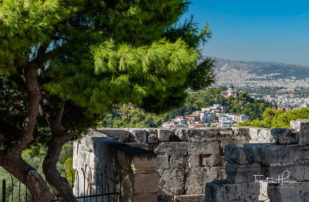 Auch hat die Ursprungslegende des Marathonlaufes ihren Höhepunkt auf dem Areopag: Nachdem die Athener bei der Schlacht bei Marathon über die Perser gesiegt hatten, soll ein Bote von Marathon nach Athen gelaufen und nach der Verkündung des Sieges auf dem G
