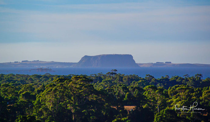 The Nut ist eine aussergewöhnliche Felsformation in Stanley, einer kleinen Ortschaft an der Nordwestküste Tasmaniens. Es wird angenommen, dass The Nut Überreste eines längst erloschenen Vulkans ist. 