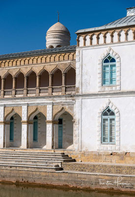 Mitte des 19. Jahrhunderts ließ Emir Nasr Allah (Regierungszeit 1826–1860) erstmals an dieser Stelle ein Sommerschloss erbauen, das jedoch nicht erhalten ist. Später ließ ein weiterer Emir dort ein neues Schloss errichten und benannte es Sitorai Mohi Xosa