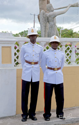 Polizisten in Nassau 