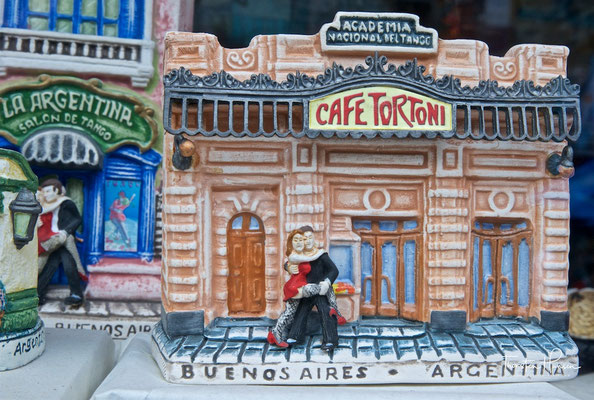 Das Café Tortoni ist ein Kaffeehaus auf der Avenida de Mayo 825 in Buenos Aires (Argentinien).
