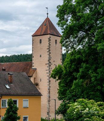 Berühmt wurde Burg Trausnitz durch die 28-monatige Gefangenschaft Friedrichs des Schönen von Österreich nach der Schlacht bei Mühldorf. 