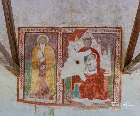 In den folgenden Jahrhunderten entwickelte und bereicherte sich die Kirche mit einer wachsenden Anzahl von Fresken bis zum 16. Jahrhundert, als sie ihr heutiges Aussehen erreicht hatte.