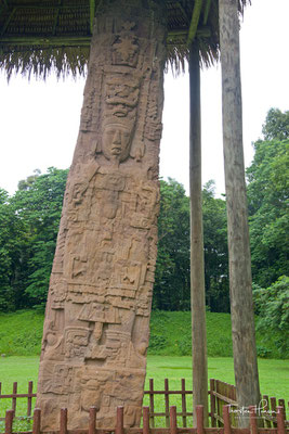 Stele der Maya in Quiriguá, Guatemala