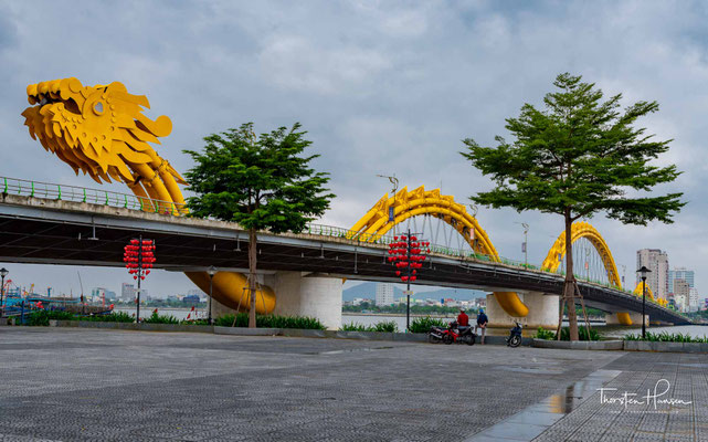 Đà Nẵng hat etwa eine Million Einwohner. Die Stadt ist direkt der Zentralregierung unterstellt und somit einer Provinz gleichgestellt.