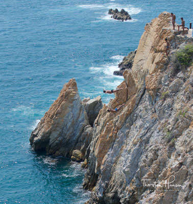 Obwohl das Klippentauchen in La Quebrada schon seit vielen Jahren stattfindet, wurden die La Quebrada Cliff Divers erst 1934 gegründet. Einer der bekannteren Cliff Divers war Raoul Garcia. 