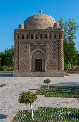 Das Samaniden-Mausoleum ist die Grabstätte Ismail Samanis in Buchara. Es ist das älteste erhaltene Zeugnis islamischer Architektur in Zentralasien und auch das einzige Baudenkmal der Samaniden-Dynastie, welches erhalten geblieben ist.