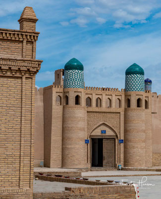 Konya Ark (deutsch Alte Festung) ist die Zitadelle in der historischen Altstadt Chiwas Ichan Qalʼа und herausragender Teil des UNESCO-Welterbes.