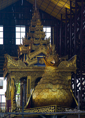  Die Königsbarke in der Garage der Phaung-Daw-U-Pagode