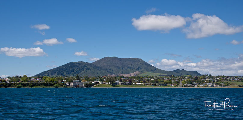Maori Rock Carving Cruise Lake Taupo - Ernest Kemp Cruises