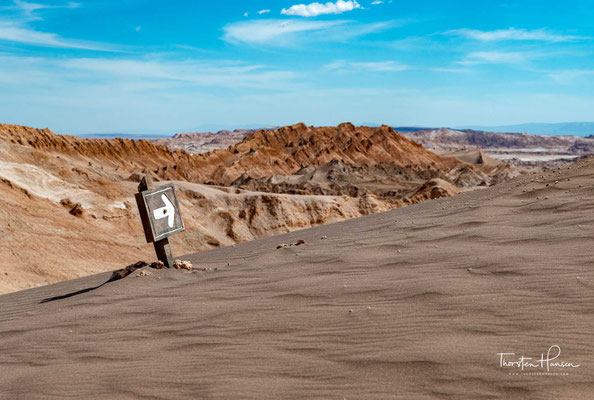 also in etwa zwischen den Städten Tacna im Süden Perus und Copiapo im Norden Chiles, über eine Distanz von rund 1200 Kilometern.