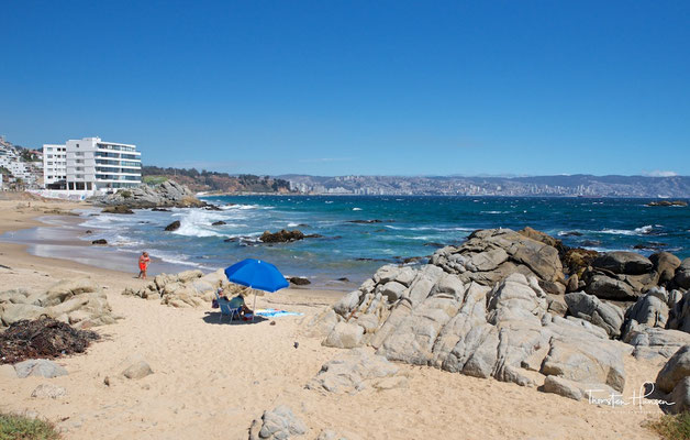 Die an einer Bucht des Pazifiks gelegene Stadt Viña del Mar, gilt als mondäner Urlaubsort.