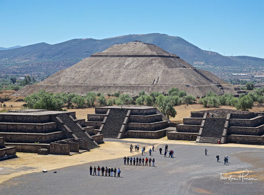 Die Sonnenpyramide in der Frontalansicht