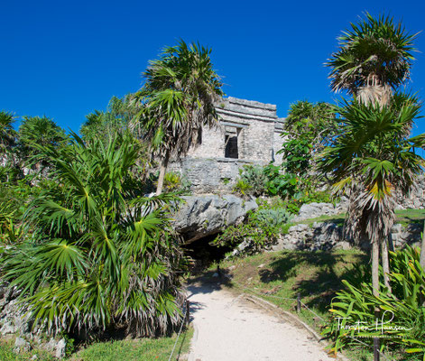 Tulum (auf Mayathan Tulu’um, „Mauer“ oder „Festung“)