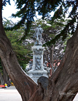 Magellan-Denkmal auf der Plaza de Armas